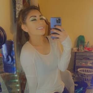 Meet your Posher, Adrianna